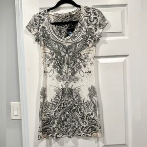 Women’s Top with rhinestone embellishments on butterfly 🦋 New With Tags. Size M